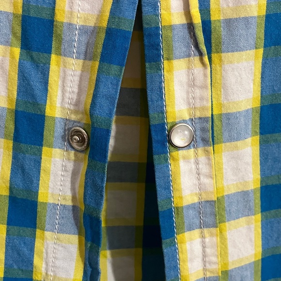 Guess Short-Sleeve Plaid Button-Down Shirt in Blue & Green - Picture 3 of 7